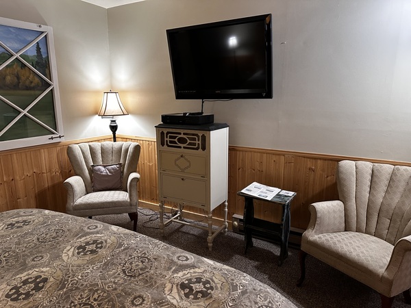 King Room - No Windows Photo 3