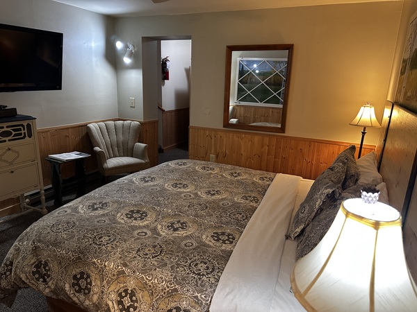 King Room - No Windows Photo 4