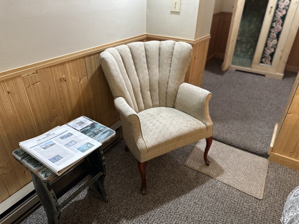 King Room - No Windows Photo 9