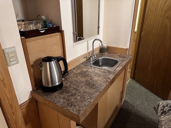 Deluxe Double Queen - No Windows Photo 4